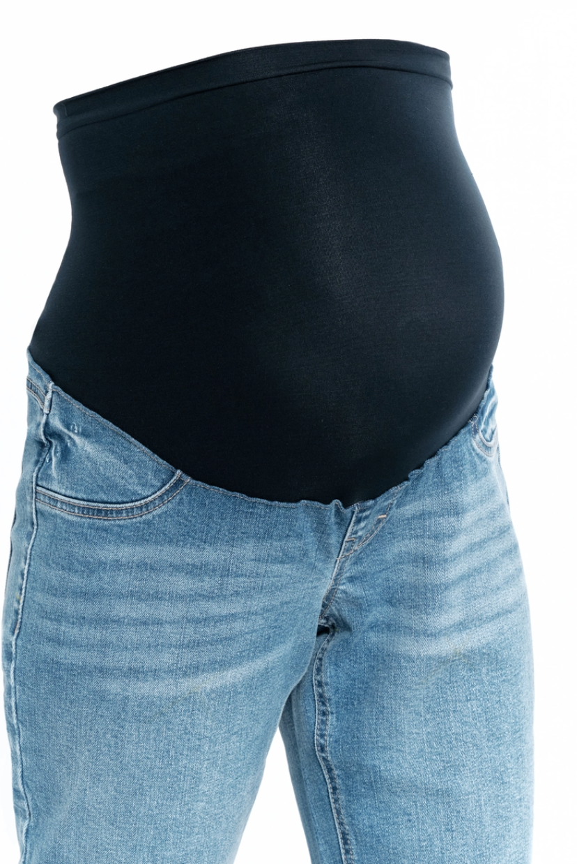 Maternity 32" Relaxed Straight Leg Jean W/ Bellyband