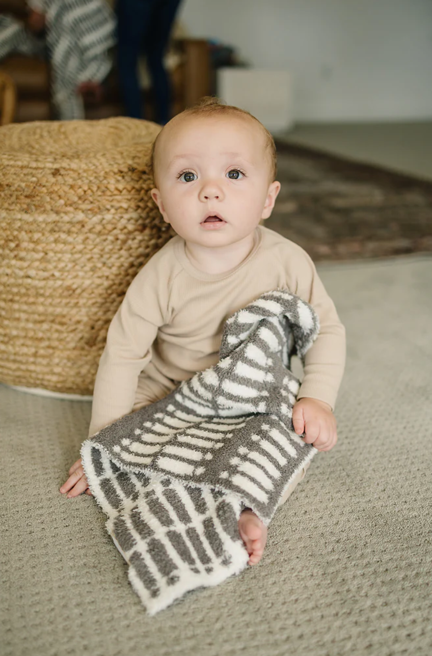 Grey / Ivory Plush Blanket