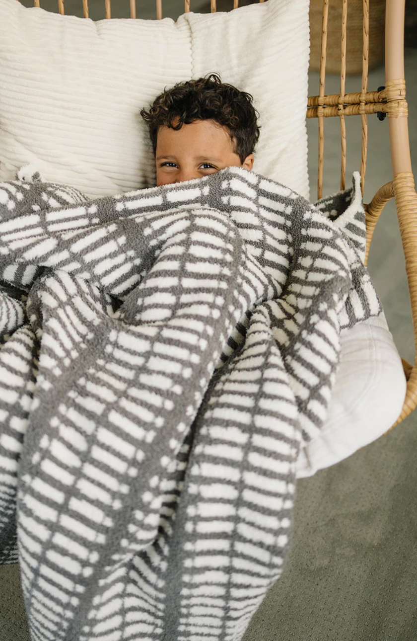 Grey / Ivory Plush Blanket
